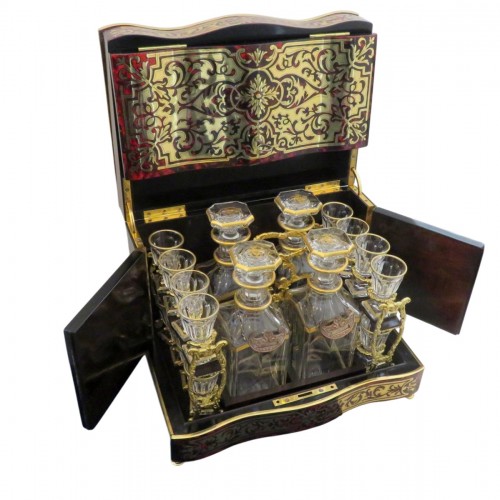 Cave à liqueur en marqueterie Boulle d’époque Napoléon III