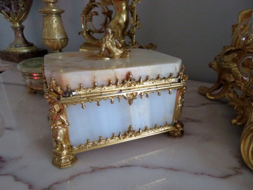 Box in Onyx and bronze marquetry 19th - Napoléon III