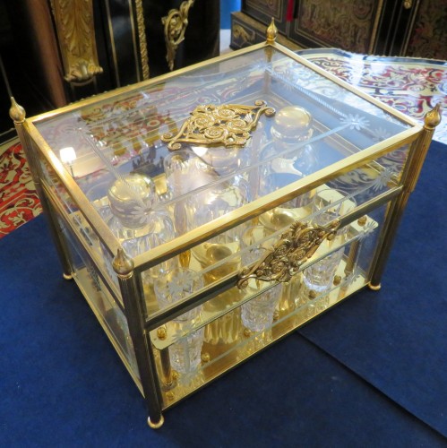 Decorative Objects  - Tantalus box in gilded bronze and crystal, XX century