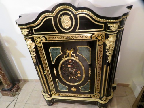 XIXe siècle - Buffet Napoléon III en marqueterie de pierre dure et marqueterie Boulle 