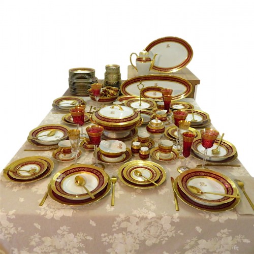 Bernardaud Limoges -  Service en porcelaine de Limoges Thistle Or et Rouge