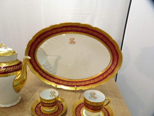 Antiquités - Bernardaud Limoges -  Service en porcelaine de Limoges Thistle Or et Rouge
