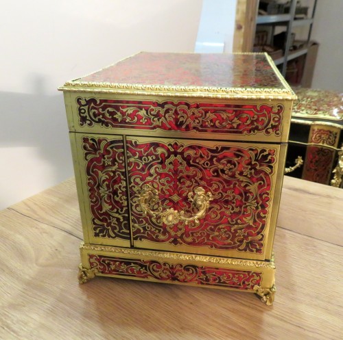 Cave à liqueur en marqueterie Boulle toutes faces d’époque Napoléon III - Antiquités Biau