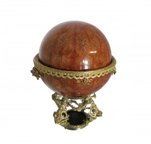 Cave à liqueur mongolfière en marqueterie de Bois de Rose époque Napoléon III