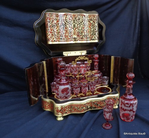 Objet de décoration Cave à liqueurs - Cristal de Bohême - Cave à liqueur polylobée en marqueterie Boulle Napoléon III