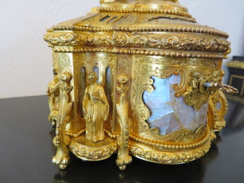Objects of Vertu  - Jewelry Box bronze and Burgau 19th century Napoleon III period 