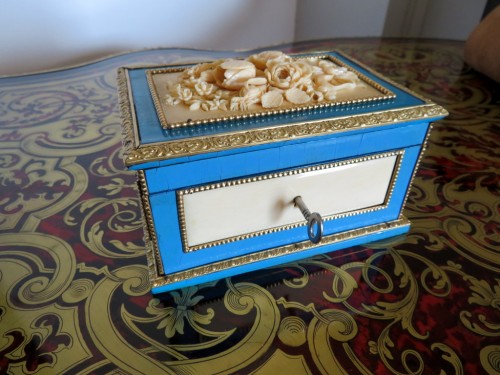 Objets de Vitrine Coffret & Nécessaire - Garnesson à Paris - Boite à bijoux Napoléon III en marqueterie de turquoise