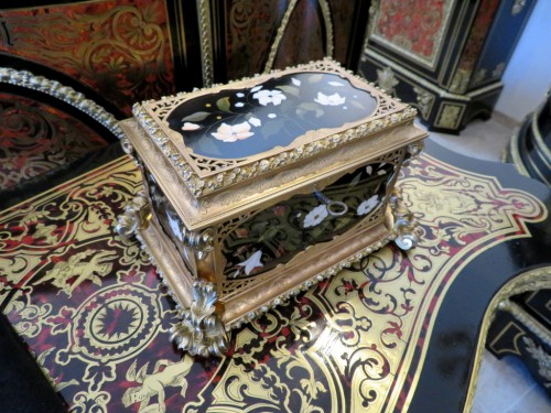 Jewelry Box with Pietra Dura marquetry 19th Napoléon III period 19th - Napoléon III