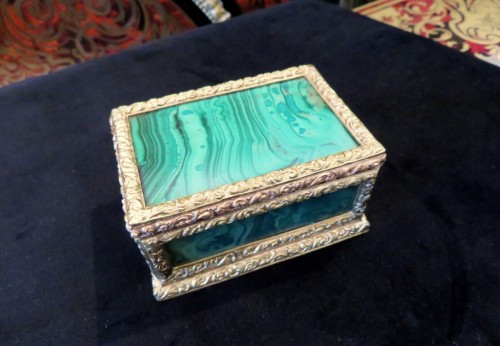 Stamped Giroux Jewelry Box in Malachite marquetry 19th Napoleon III period - Objects of Vertu Style Napoléon III