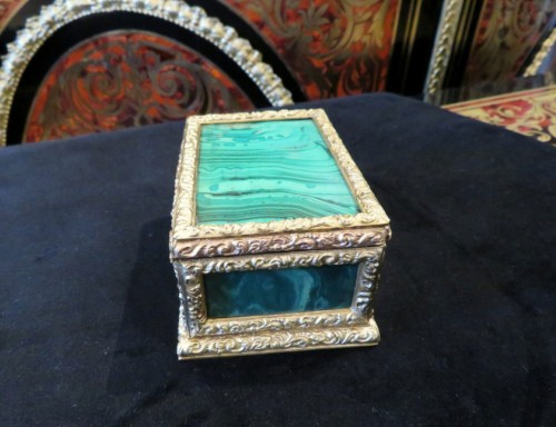 Stamped Giroux Jewelry Box in Malachite marquetry 19th Napoleon III period - Napoléon III