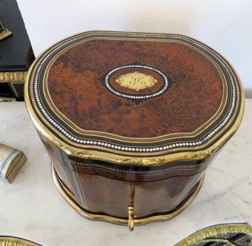 Tantalus Box Stamped Macé  in Cedarwod Boulle marquetry Napoleon III period  - Napoléon III