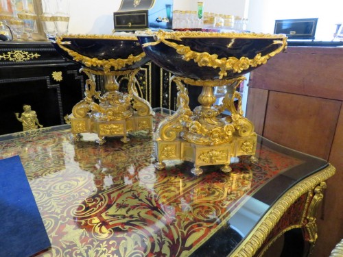 Objet de décoration Cassolettes, coupe et vase - Paire de centre de table en bronze doré et bleu de Sévres fin XIXe