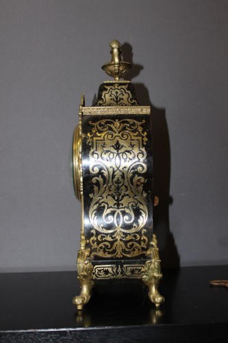 XIXe siècle - Cartel en écaille et marqueterie de laiton signé Lay Vers 1880