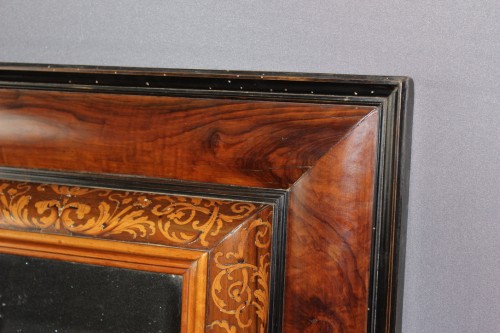 Miroir Louis XIII en noyer et marqueterie de bois clair fin XVIIe - Antiquités Christophe Rochet