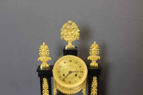 19th century - Restauration portico clock in black marble and bronze