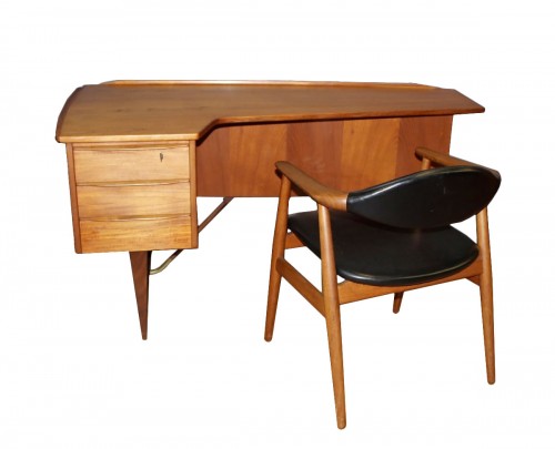 Bureau scandinave et son fauteuil en teck par Peter Lovig Nielsen daté 1966