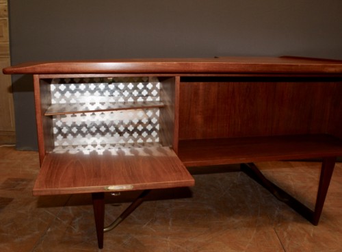 Mobilier Bureau et Secrétaire - Bureau scandinave et son fauteuil en teck par Peter Lovig Nielsen daté 1966