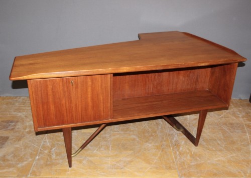 XXe siècle - Bureau scandinave et son fauteuil en teck par Peter Lovig Nielsen daté 1966