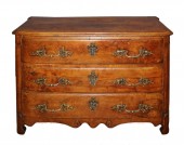 Commode Louis XIV en frêne à façade bombée