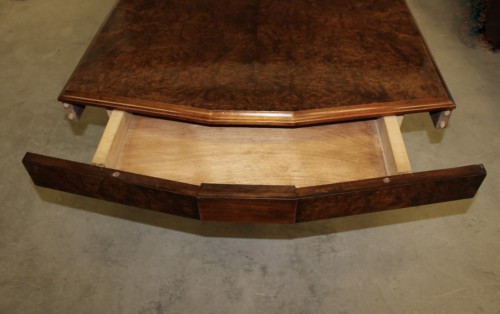 XXe siècle - Table de salle à manger d'époque Art Déco en acajou et loupe d'orme vers 1930