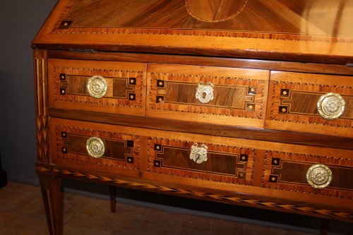 Louis XVI - Bureau dos d'âne Louis XVI en marqueterie