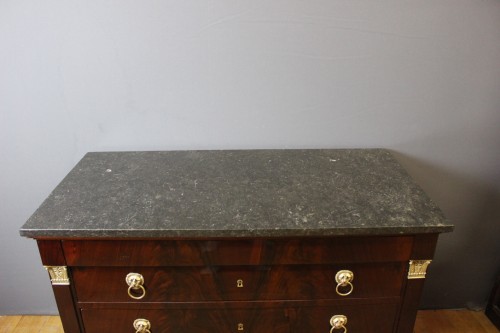 XIXe siècle - Commode Empire "Retour d'Egypte" en acajou flammé