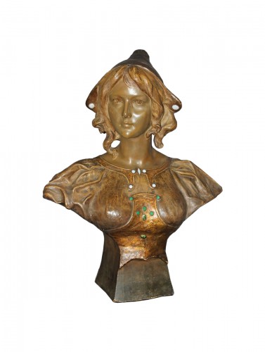 Buste de jeune femme en terre cuite par Goldscheider vers 1900