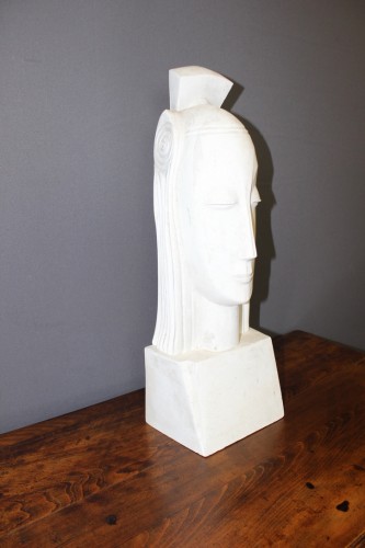 Antiquités - Plâtre représentant représentant une tête de femme stylisée