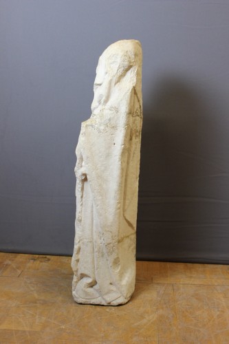XVIe siècle et avant - Sculpture en pierre calcaire représentant Saint Roch, Bourgogne XVe siècle