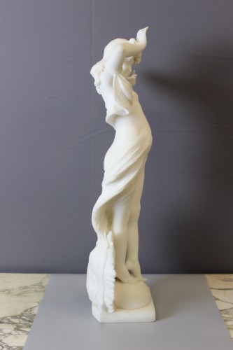 Sculpture en marbre représentant une femme Par Affortunato Gory - Art nouveau