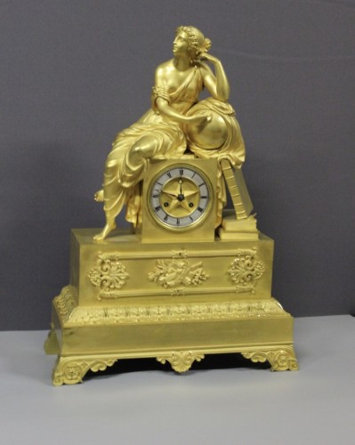 Horlogerie Pendule - Pendule Restauration en bronze doré, Allégorie à l'astronomie