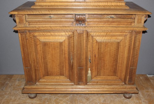Mobilier Buffet - Buffet à retrait Louis XIII en noyer, fin XVIIe siècle