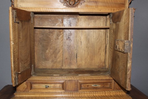 Buffet à retrait Louis XIII en noyer, fin XVIIe siècle - Antiquités Christophe Rochet