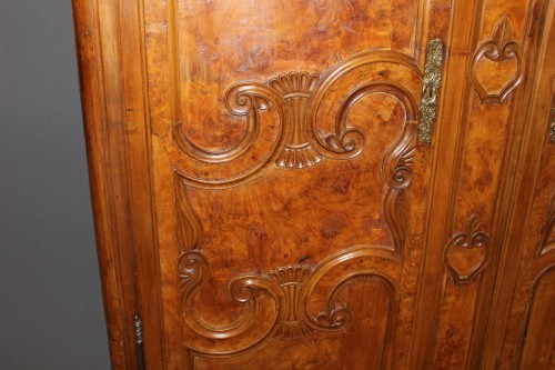 Antiquités - Petite armoire Bressane en merisier et frêne