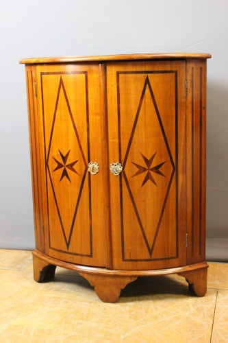 Antiquités - Encoignure Louis XV à la croix de Malte