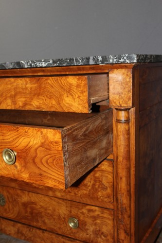Commode en loupe de frêne fin XIXe - Napoléon III