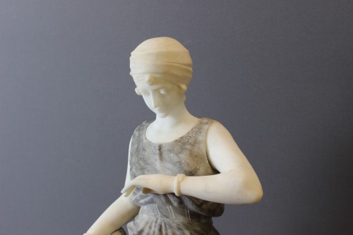 Femme au turban par Corrini - Art nouveau