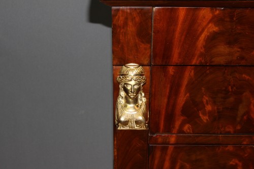 XIXe siècle - Commode Retour d'Egypte en acajou début XIXe