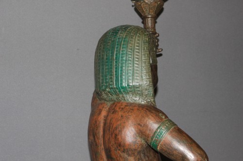 Antiquités - Nubien porte torchère à l'egyptienne en fonte de fer XIXe siècle