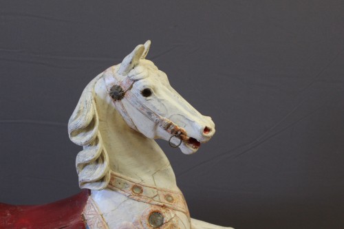 Cheval de manège en bois sculpté polychrome fin XIXe - Objets de Curiosité Style Art nouveau