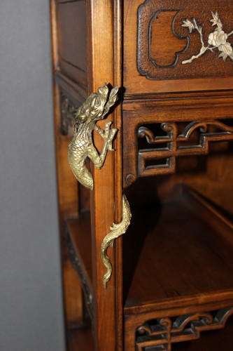 XXe siècle - Cabinet dans le goût du Japon signé Bastet à Lyon vers 1900