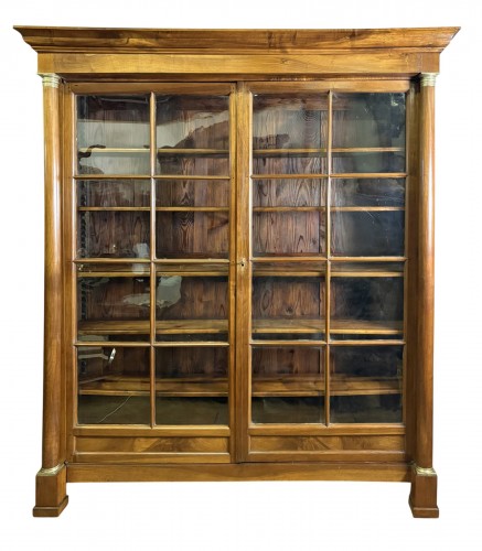 Bibliothèque Empire en noyer à colonnes détachées