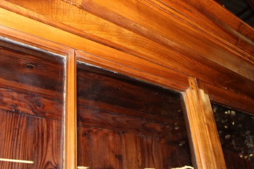 Bibliothèque Empire en noyer à colonnes détachées - Empire