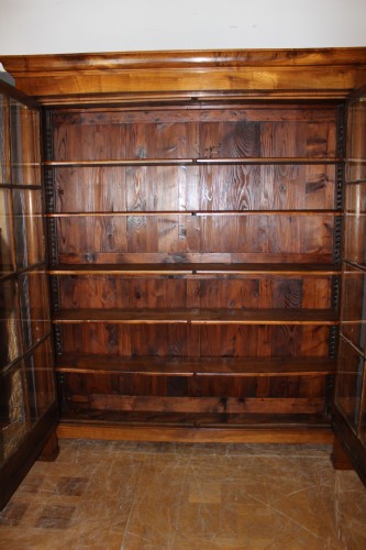 Antiquités - Bibliothèque Empire en noyer à colonnes détachées