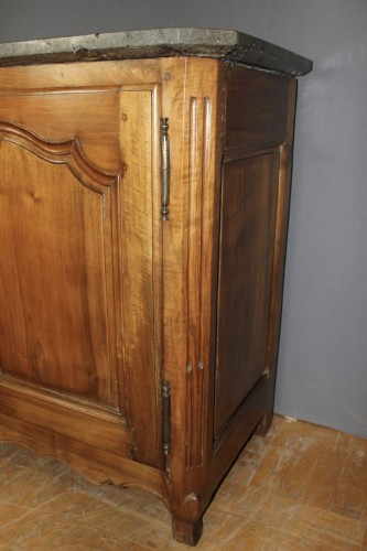 XVIIIe siècle - Bahut à pierre en noyer, fin 18e