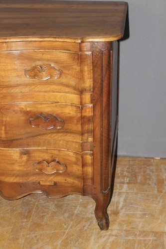 Commode arbalète en noyer XVIIIe - Antiquités Christophe Rochet