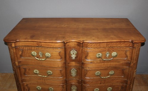 Commode Louis XV en noyer et merisier dire en arbalète - Antiquités Christophe Rochet