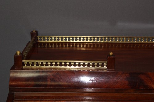 Empire - Commode secrétaire Empire à cylindre  en acajou