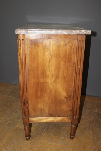 Louis XVI - Commode Louis XVI en Merisier XVIIIe