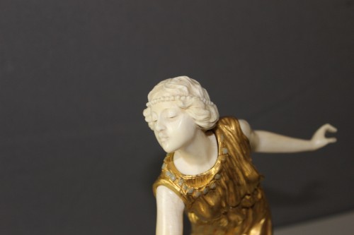 Femme au tambourin par Affortunato Gori - Sculpture Style Art nouveau
